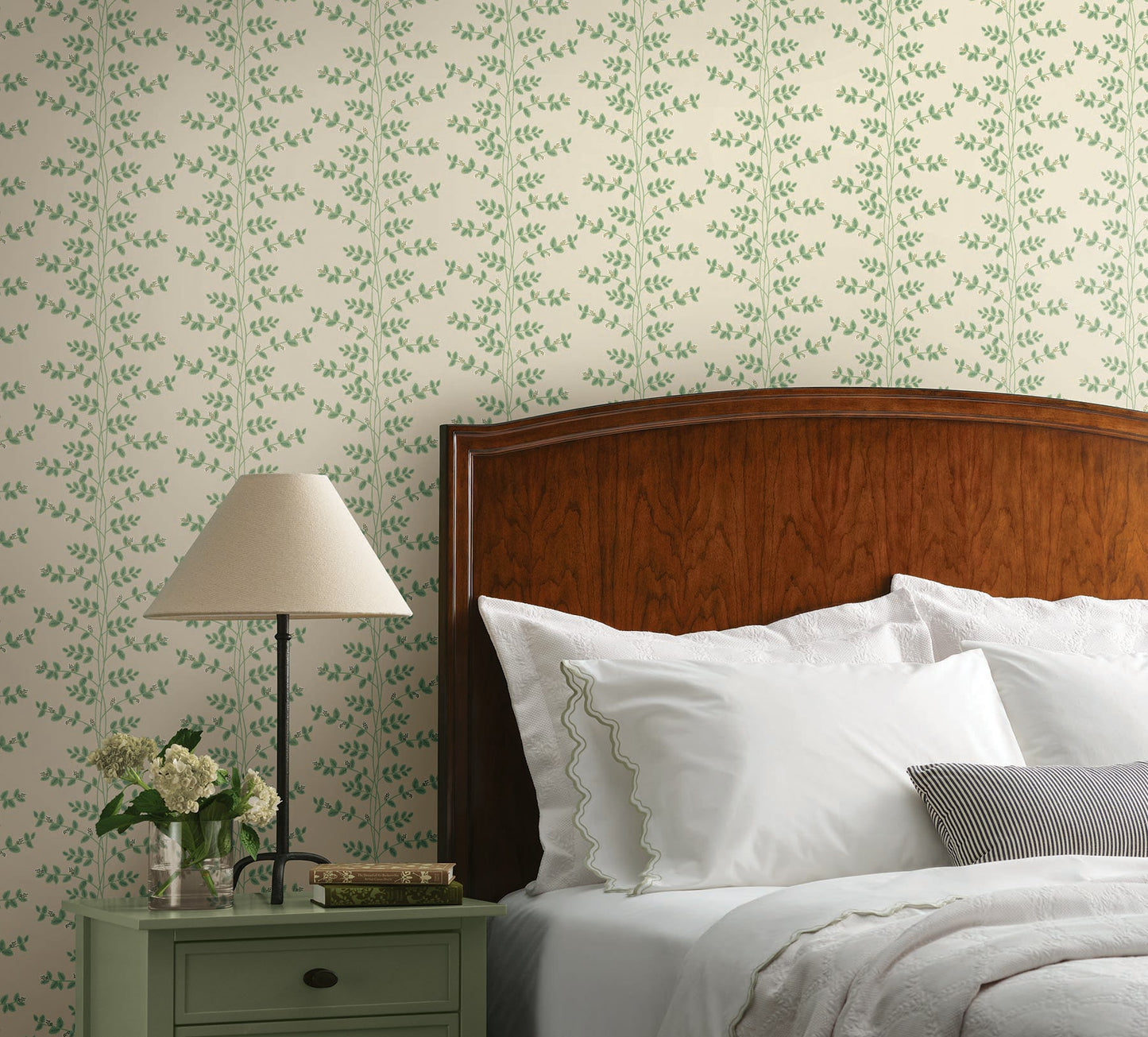 Rifle Paper Co Climbing Vine Wallpaper - Linen