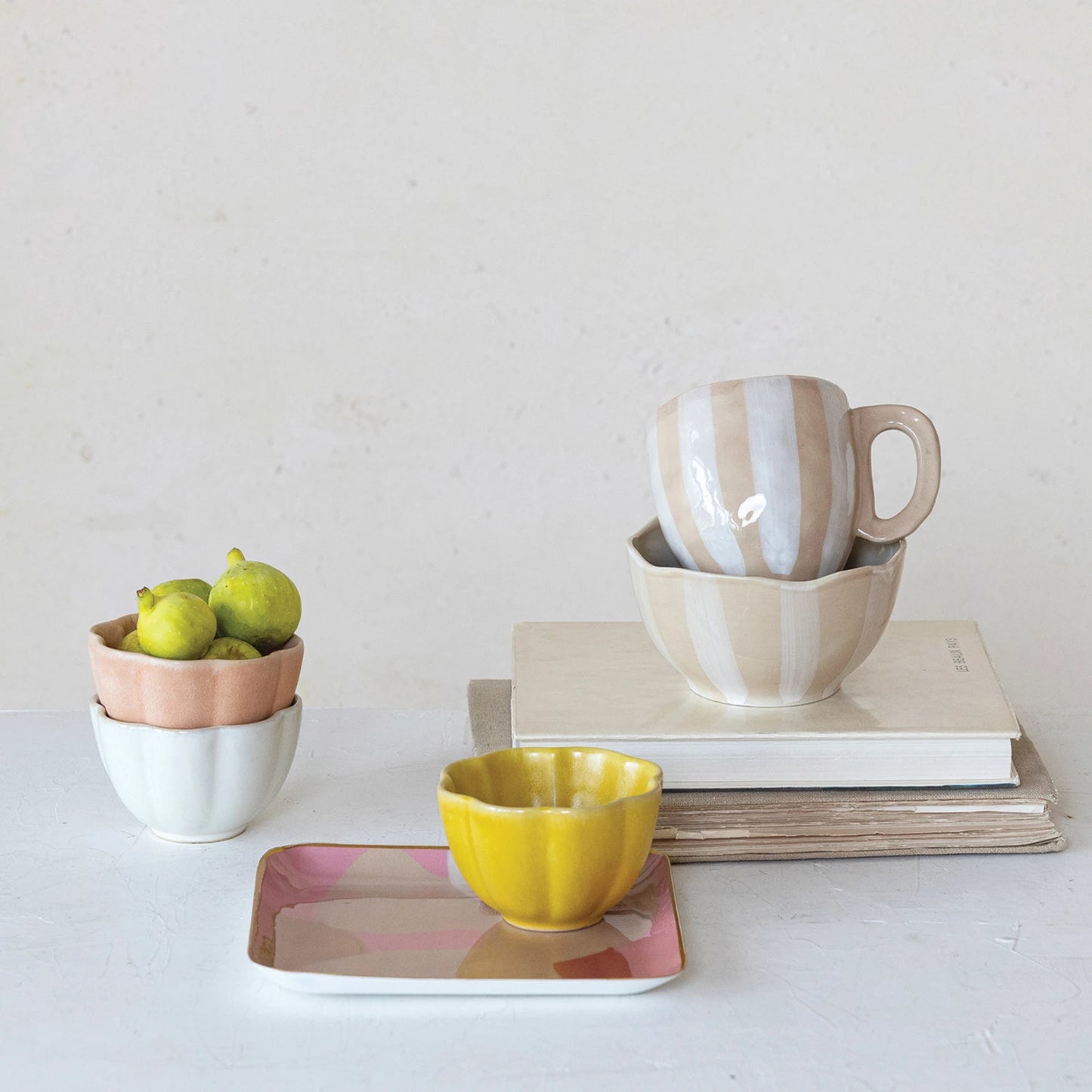 Scalloped Stoneware Bowl - Stripe