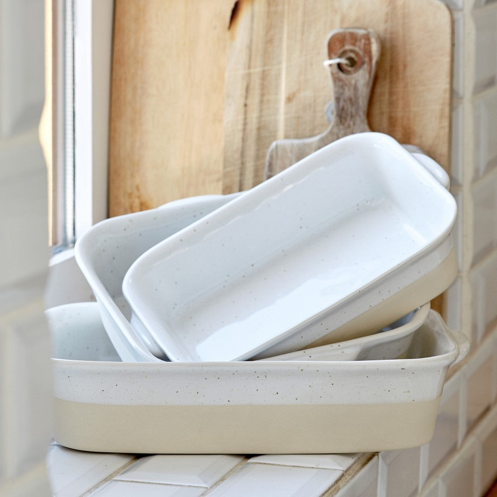 Fattoria Medium Rectangular Baker - White
