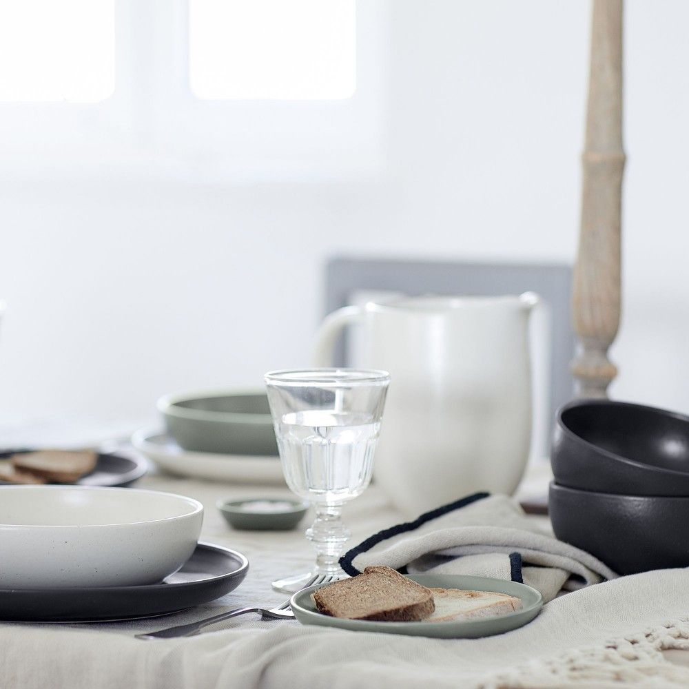 Pacifica Bread Plate Set - Artichoke