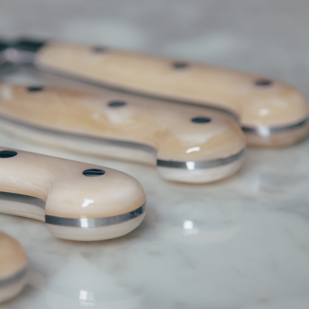 Berti Utility Knife - White