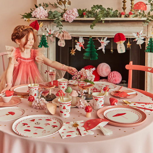 Honeycomb Woodland Garland